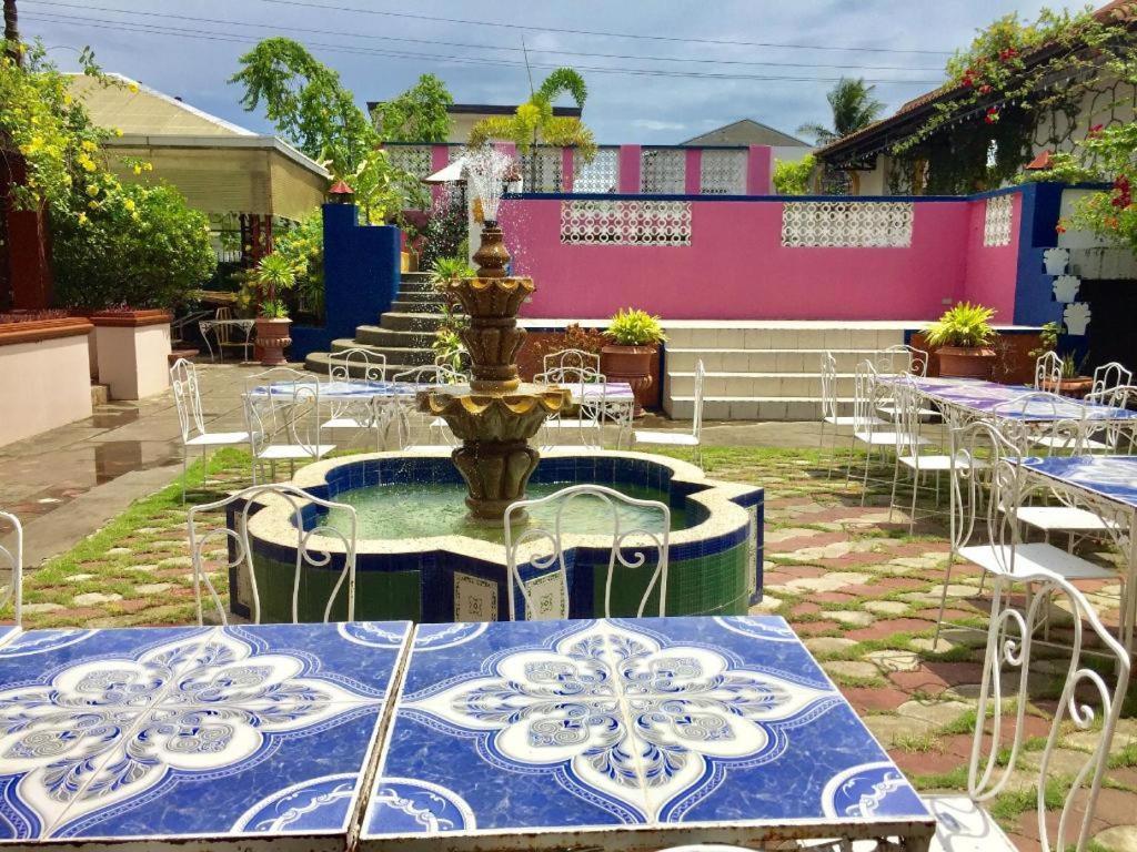 Casa La Granja Hotel Iloilo City Eksteriør billede