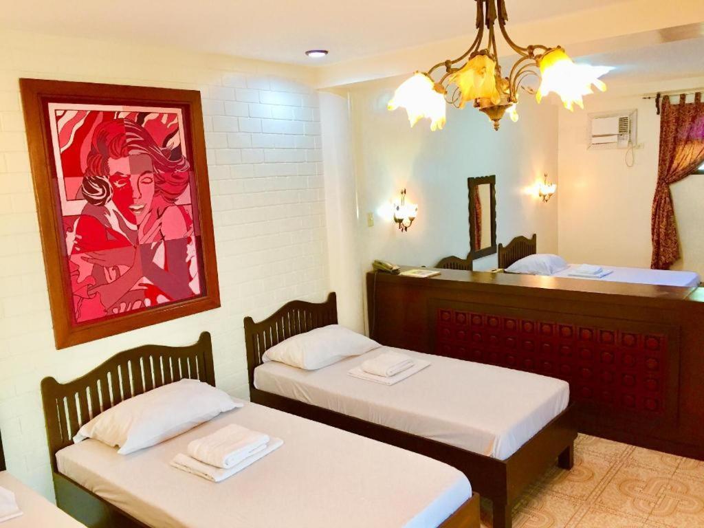 Casa La Granja Hotel Iloilo City Eksteriør billede