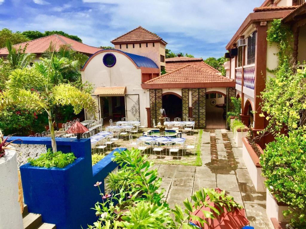 Casa La Granja Hotel Iloilo City Eksteriør billede