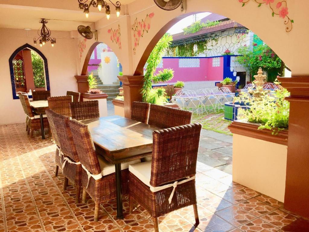 Casa La Granja Hotel Iloilo City Eksteriør billede