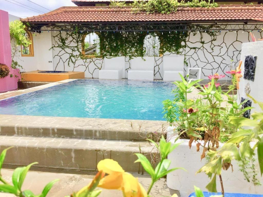 Casa La Granja Hotel Iloilo City Eksteriør billede