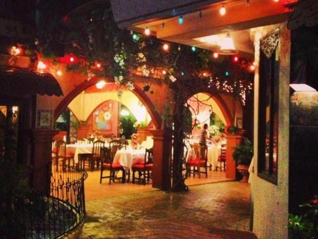 Casa La Granja Hotel Iloilo City Eksteriør billede