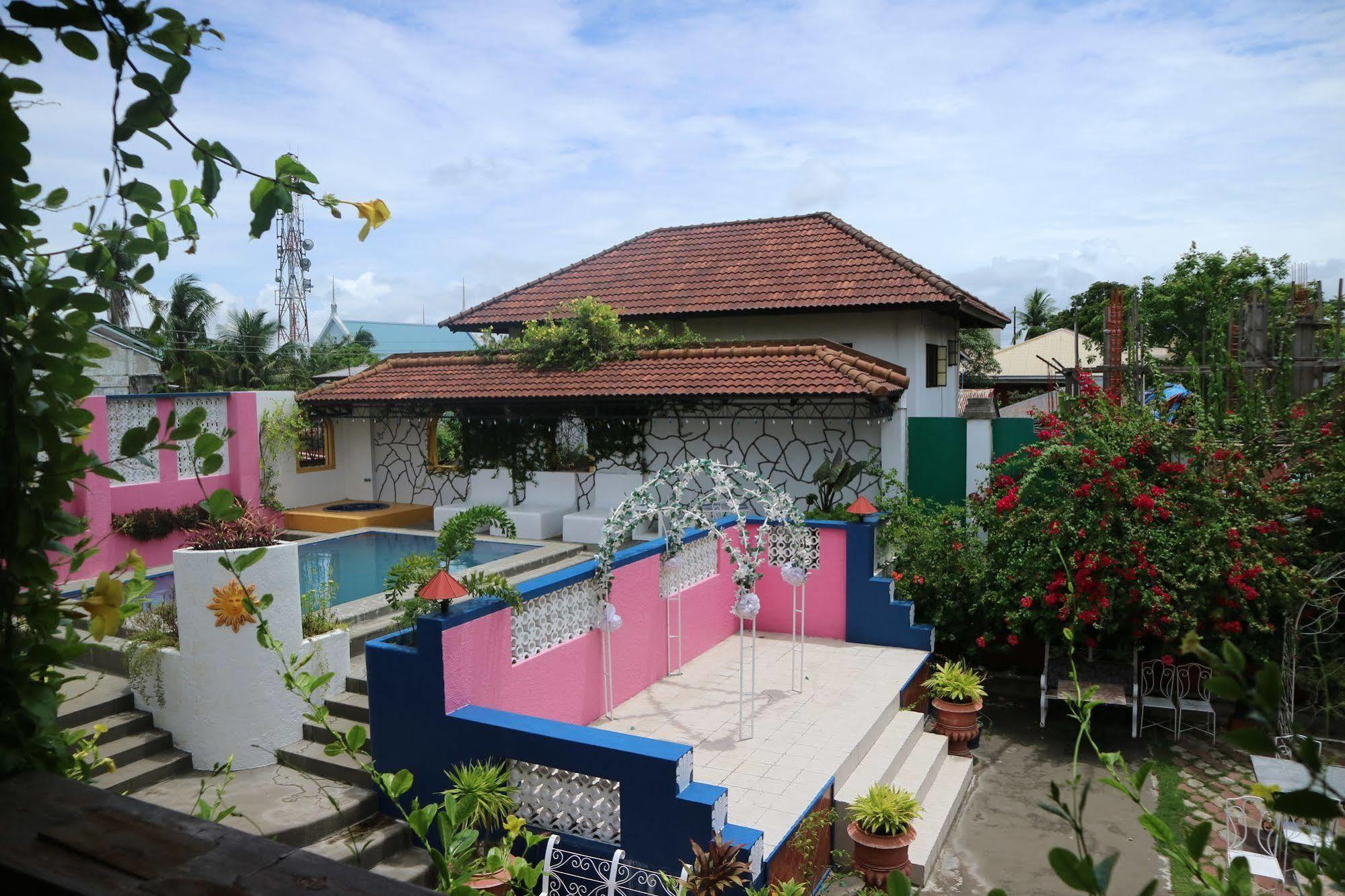 Casa La Granja Hotel Iloilo City Eksteriør billede