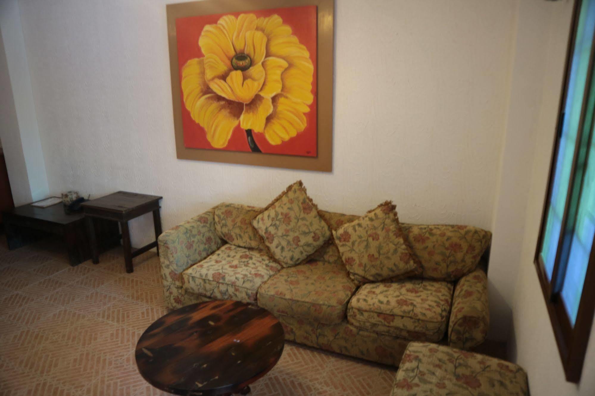 Casa La Granja Hotel Iloilo City Eksteriør billede