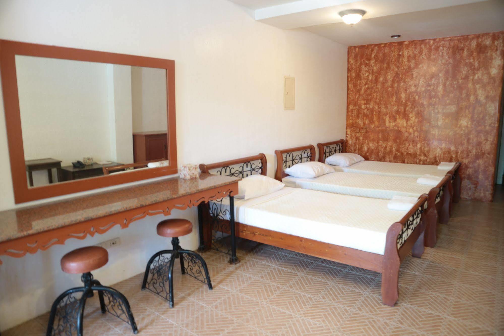 Casa La Granja Hotel Iloilo City Eksteriør billede