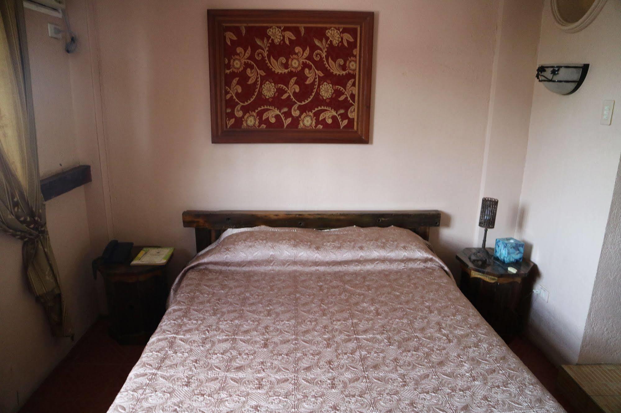 Casa La Granja Hotel Iloilo City Eksteriør billede